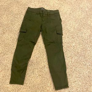 Green cargo pants size 27p